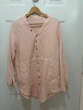 Light Pink Women's Button-Front Textured Shirt